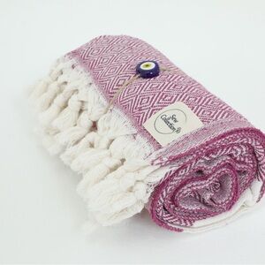 Brand new****39 " x 71" (100cm x 180 cm) 430 gr
100% Premium Turkish Cotton